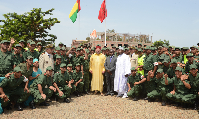 S.M. le Roi visite l'hôpital de campagne des Forces armées royales déployé à Bissau