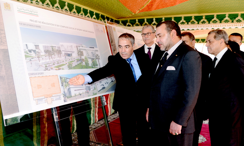 S.M. le Roi lance les travaux de construction  d'un complexe socio-sportif intégré au quartier Ennahda à Rabat, d'un coût global de 50 MDH
