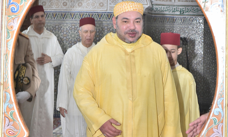 Sa Majesté le Roi, Amir Al Mouminine, accomplit la prière du vendredi à la mosquée Assafa à Casablanca