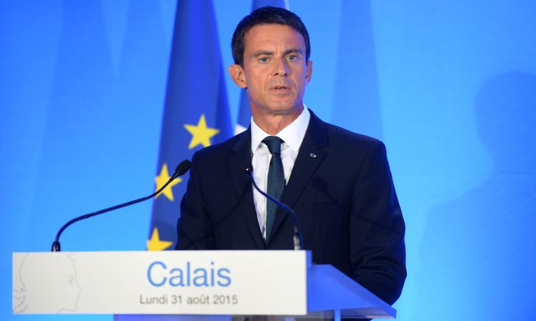 Valls annonce la construction d'un camp de 1.500 places
