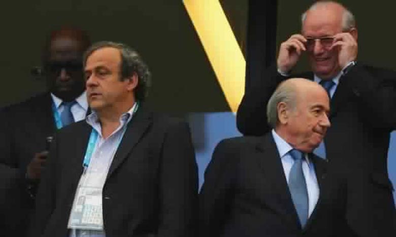 Blatter et Platini suspendus 90 jours 