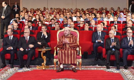 S.M. le Roi préside à Dakhla la cérémonie de lancement  des programmes de développement des régions Dakhla-Oued Eddahab et Guelmim-Oued Noun