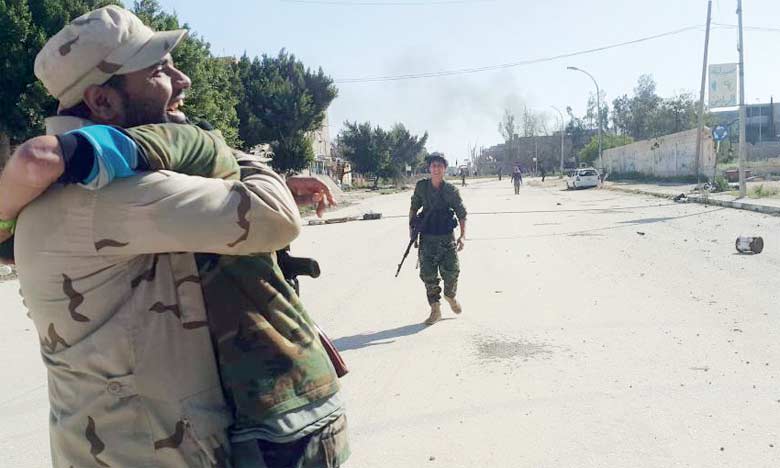Avancée des forces armées loyalistes à Benghazi