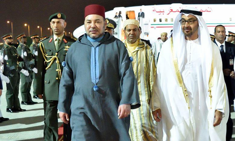 Arrivée de S.M. le Roi aux Émirats arabes unis pour une visite de fraternité et de travail