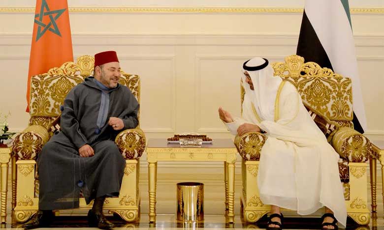 Sa Majesté le Roi Mohammed VI s’entretient à Abou Dhabi avec S.A. Cheikh Mohamed Ben Zayed Al-Nahyane