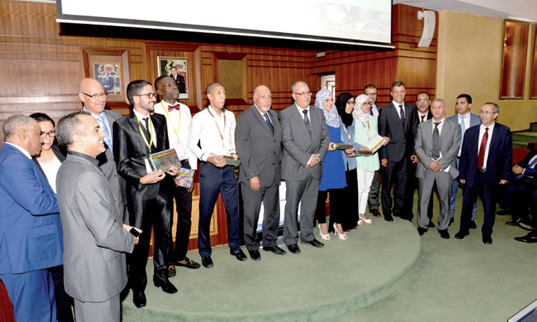 Remise à Rabat des prix aux lauréats des Instituts spécialisés des travaux publics