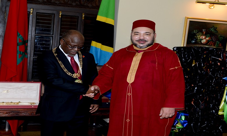 Entretiens en tête à tête à Dar es Salam entre S.M. le Roi et le Président tanzanien