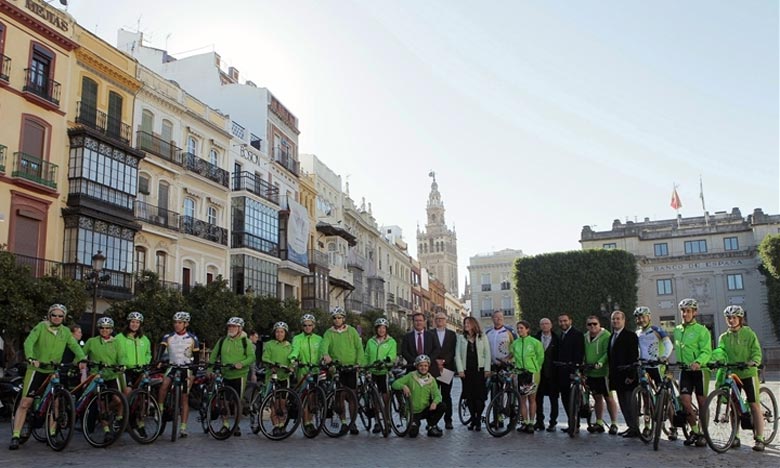 Un tour cycliste relie Séville à Marrakech