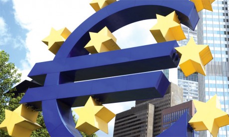 La BCE a décidé de poursuivre ses vastes rachats de dettes publiques et privées.