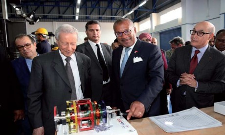 Le projet a été lancé à l'École Mohammed VI de formation dans les métiers du bâtiment et des travaux publics à Settat, en présence notamment de Rachid Belmokhtar, ministre de l’Éducation nationale et de la formation professionnelle, Larbi Bencheikh, 