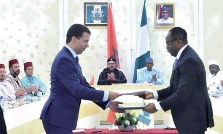 3 décembre 2016 : Sa Majesté le Roi et le Chef de l'Etat nigérian lancent le projet de réalisation d’un gazoduc reliant le Nigeria et le Maroc.