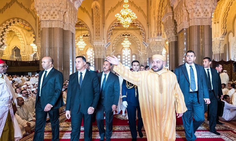 Amir Al Mouminine accomplit la prière du vendredi à la Mosquée Hassan II de Casablanca
