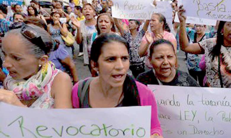 L'opposition manifeste contre le Président Maduro