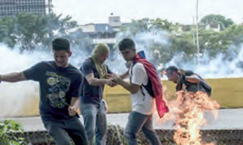 Un homme tué par  balle lors de manifestations anti-Maduro