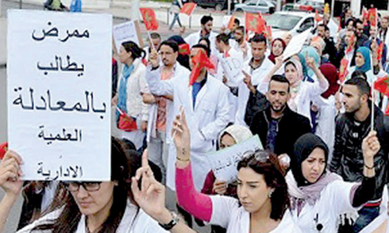 Les infirmiers célèbrent leur journée  internationale en observant une grève