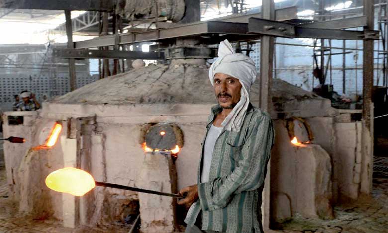 En Inde, l'industrie du verre a une dent contre le Taj Mahal