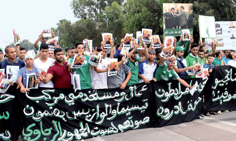Les employés rejoignent les supporters lors du 3e sit-in, Hasbane assure qu'il restera à la tête du club