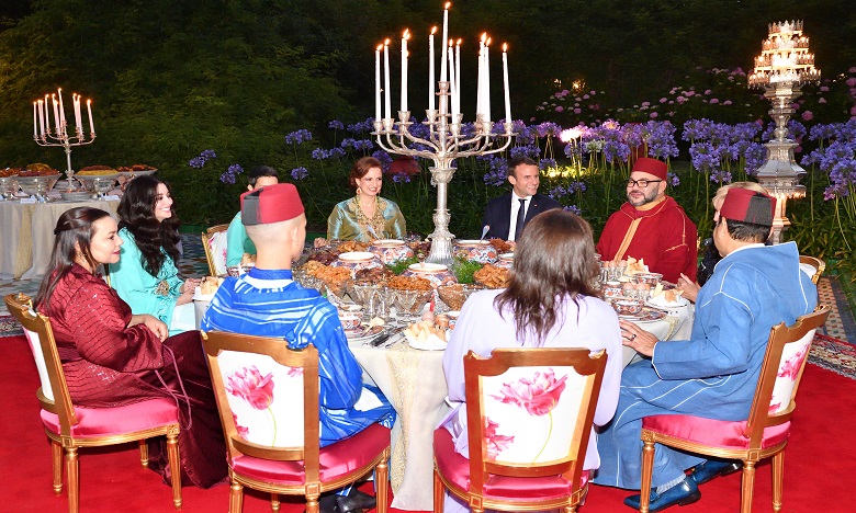 S.M. le Roi offre un iftar en l'honneur du Président français et de son épouse