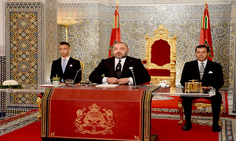 S.M. le Roi Mohammed VI souligne la nécessité d’une application stricte des dispositions constitutionnelles établissant une corrélation entre responsabilité et reddition des comptes