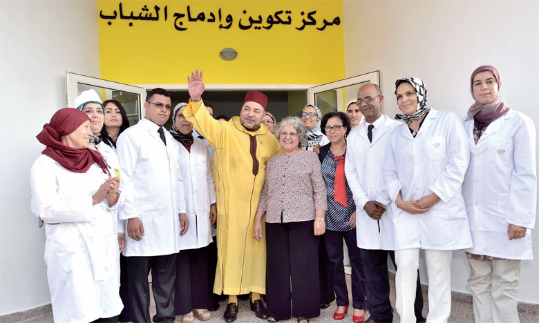 22 juin 2016 : S.M. le Roi Mohammed VI a procédé, à Mohammedia, à l’inauguration d’un centre dédié à la formation des jeunes.Ph. MAP