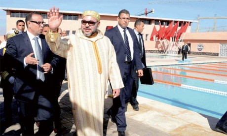 23 décembre 2016 : S.M. le Roi Mohammed VI a procédé, à Marrakech, à l’inauguration de la piscine du quartier «M’hamid»,  un projet réalisé dans le cadre de l’Initiative nationale pour le développement humain. Ph. MAP