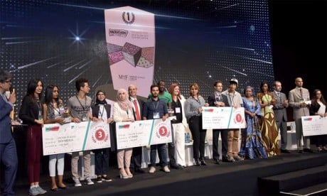 Les trois équipes gagnantes au Morocco Social Tech (Hackathon) recevant leurs chèques, en marge  de la 2e édition du MTF.    Ph.: Saouri