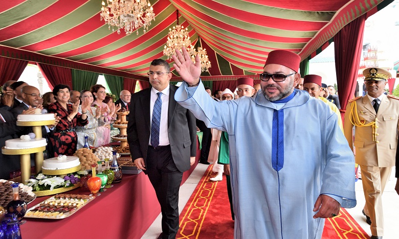 Sa Majesté le Roi Mohammed VI préside  à M'diq une réception à l’occasion du 54e anniversaire du Souverain