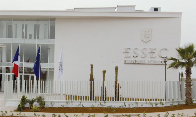 Le nouveau campus de 6.000 m2, situé à la Plage des Nations à Sidi Bouknadel, est aménagé pour accueillir l'ensemble  des activités académiques de l'ESSEC.