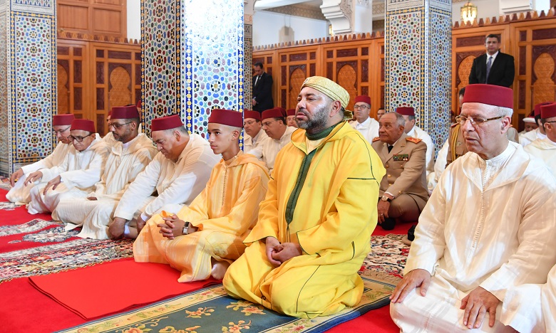 S.M. le Roi, Amir Al Mouminine, accomplit la prière du vendredi à la mosquée Lalla Asmae à Rabat