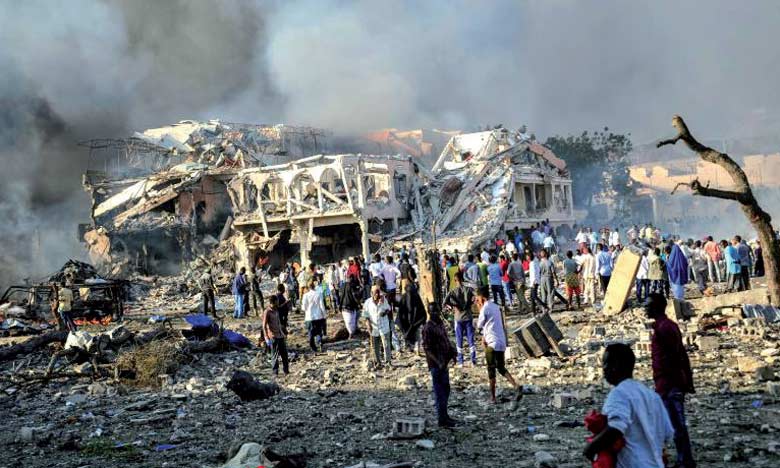 Le pays cherche les disparus après l'attentat qui a fait 276 morts