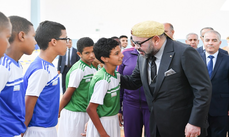Sa Majesté le Roi inaugure le complexe socio-éducatif, sportif et médical «Ennahda» à l'arrondissement Youssoufia à Rabat