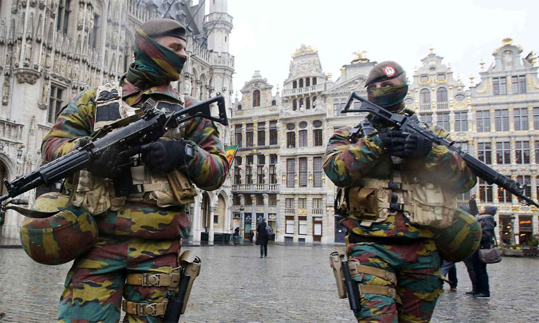 Bruxelles baisse le niveau de la menace terroriste