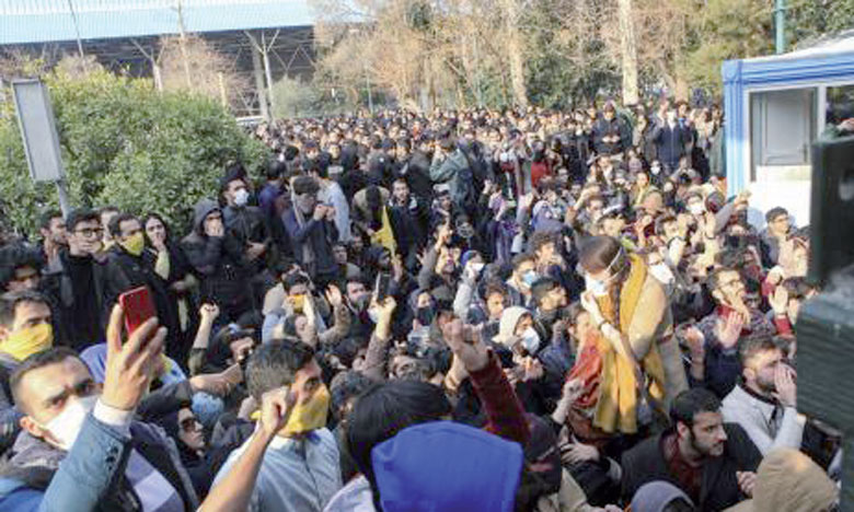 450 manifestants arrêtés à Téhéran depuis samedi