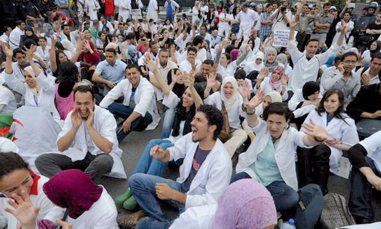 Grève des médecins résidents pour réclamer  la fin du service civil