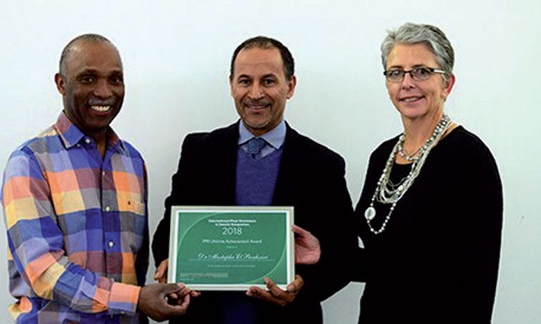 Le scientifique marocain Mustapha El Bouhssini reçoit en Angleterre le «Prix d’Excellence à vie» pour ses recherches dans le domaine de la Résistance des plantes aux insectes