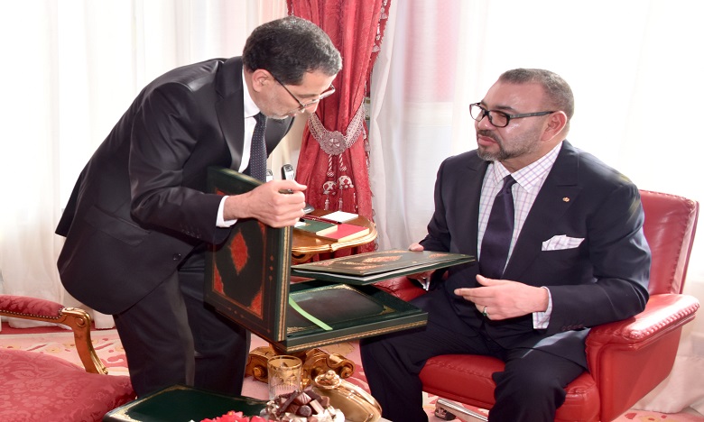 S.M. le Roi reçoit, au Palais Royal à Rabat, le Chef  du gouvernement, le ministre de l'Intérieur et le ministre  de l’Économie et des Finances