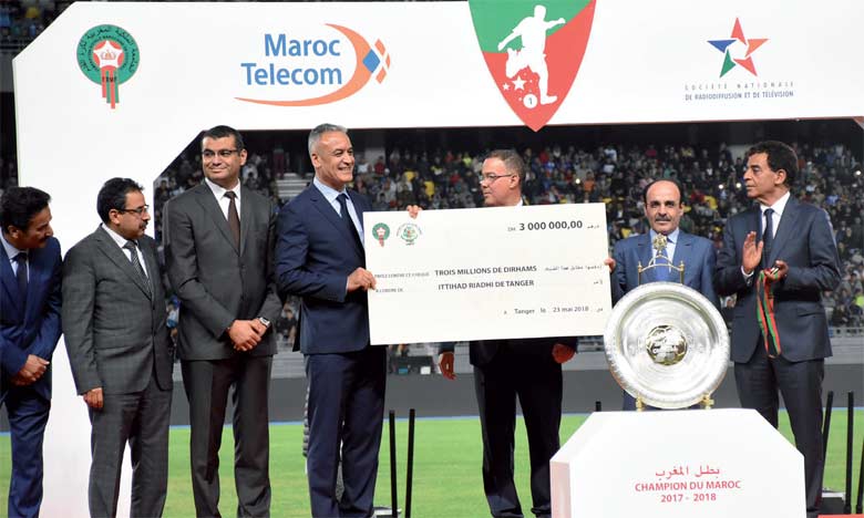 Le trophée de champion et un chèque de 3 millions de dirhams pour l'IRT