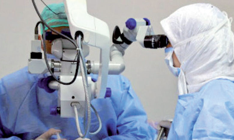 Une campagne d'opérations chirurgicales de la cataracte pour les démunis
