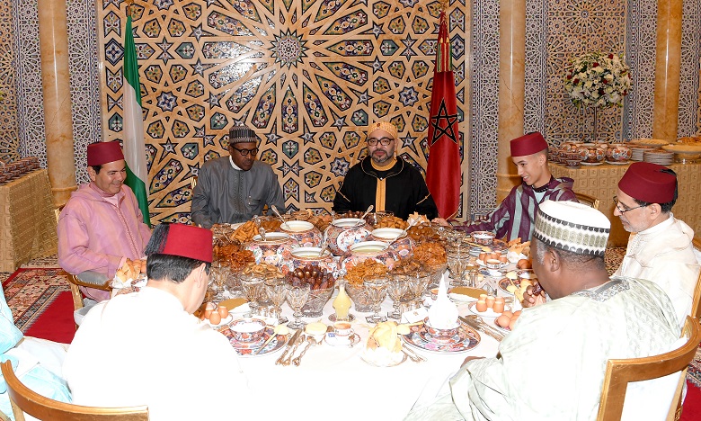 S.M. le Roi offre un iftar officiel en l'honneur du Président de la République Fédérale du Nigeria