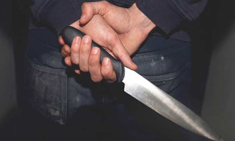 Neutralisation d'un individu brandissant un couteau dans un poste de police à Meknès
