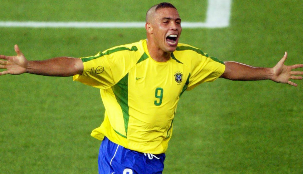 L'ancien international brésilien Ronaldo hospitalisé pour une pneumonie
