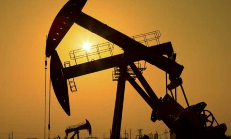 Le pétrole poursuit son rebond  en Asie