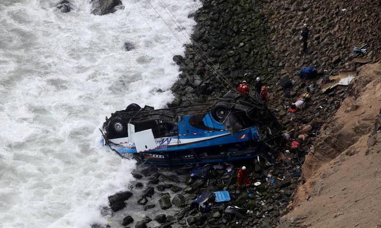   Collision mortelle entre deux autobus au Pérou 