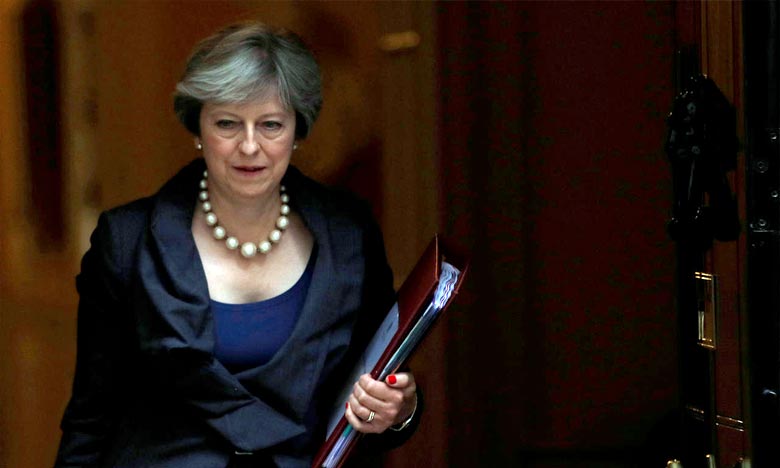   Theresa May face à l'UE en pleine impasse 