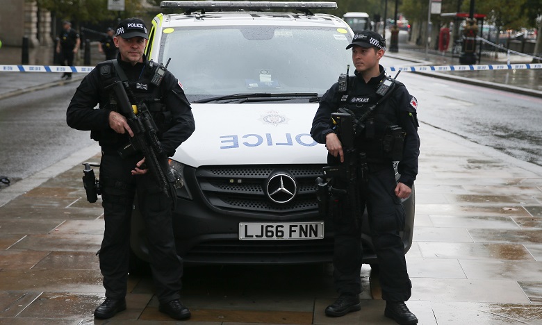 "Explosion contrôlée" d'un paquet suspect près du parlement britannique