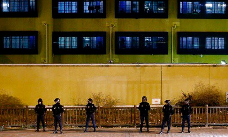 11 policiers blessés dans une tentative d’évasion de migrants algériens à Madrid