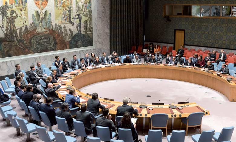 Le Conseil de sécurité renouvelle le mandat  de la Minurso pour six mois et consacre à nouveau  la prééminence de l'initiative d’autonomie