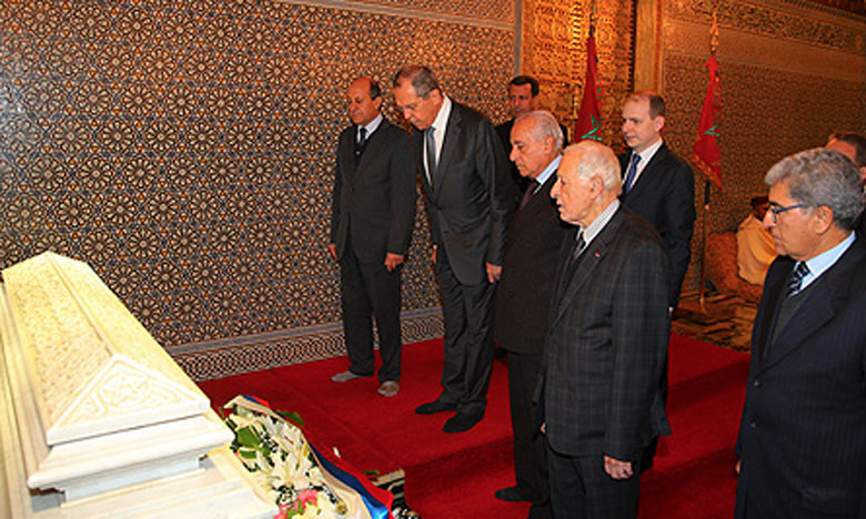 Le ministre russe des Affaires étrangères visite le mausolée Mohammed V