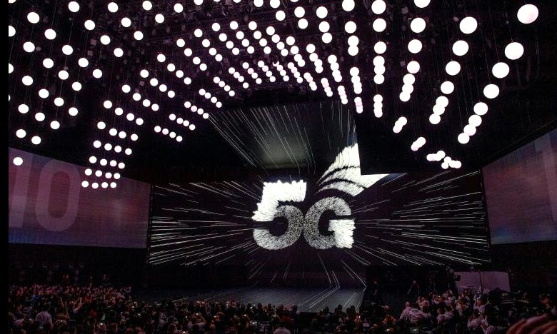 Samsung dévoile son écran pliable et son modèle 5G