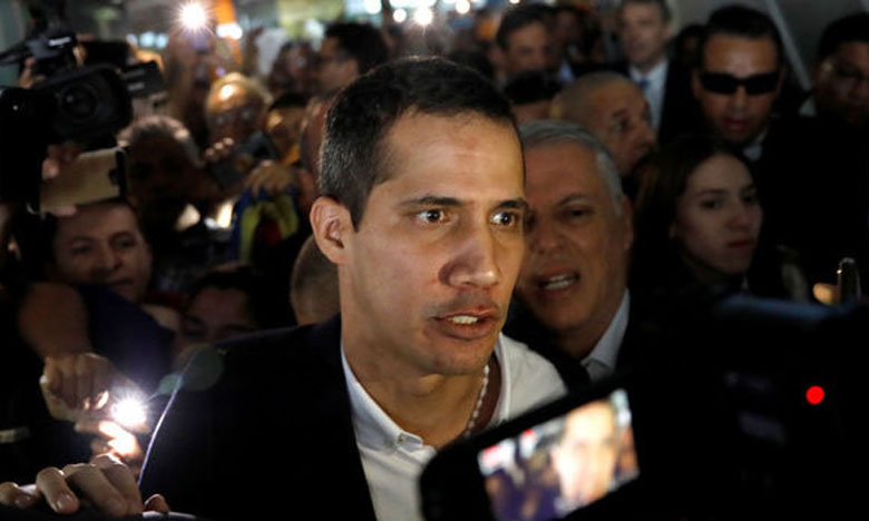 Juan Guaido rentre au pays et continue  à défier le régime de Maduro